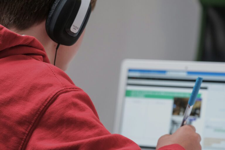 Transforming Agriculture: The Role of Technology in Education - SENUS